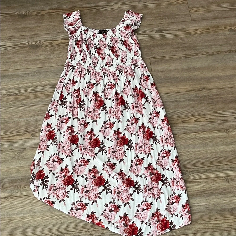 Elegant Floral Maxi Dress in Pink and Red - Picture 2 of 5